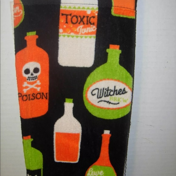 Midnight Market Halloween 🎃 Kitchen Towel 2pc Set - Picture 2 of 2